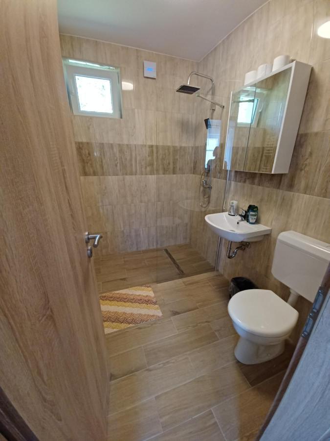 Fazekas Vendeghaz Hotel บาลาตอนเคเรสตูร์ ภายนอก รูปภาพ