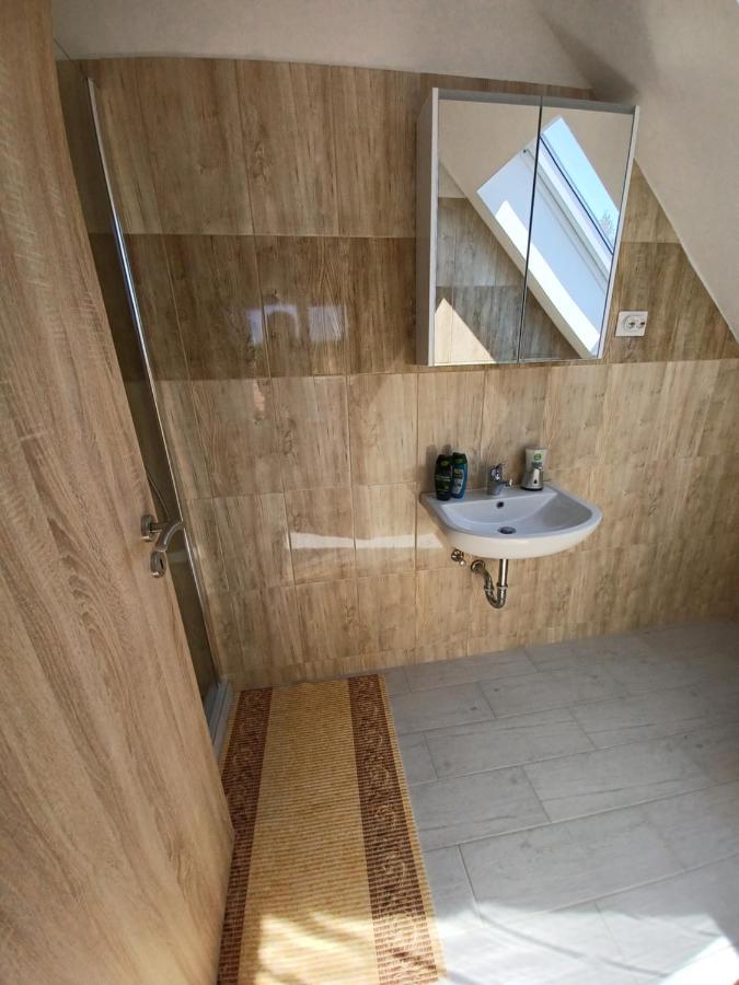 Fazekas Vendeghaz Hotel บาลาตอนเคเรสตูร์ ภายนอก รูปภาพ
